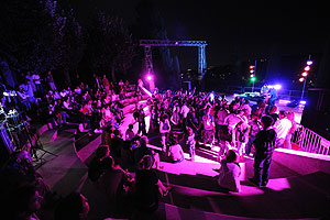 Public à la 3ème nuit électronique de Biot en 2009