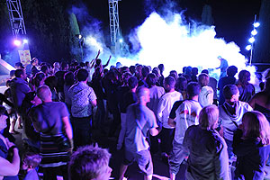 Public à la 3ème nuit électronique de Biot en 2009