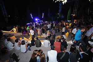 Public à la 3ème nuit électronique de Biot en 2009