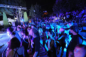 Public à la 3ème nuit électronique de Biot en 2009