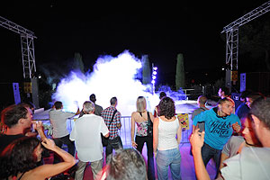 Public à la 3ème nuit électronique de Biot en 2009