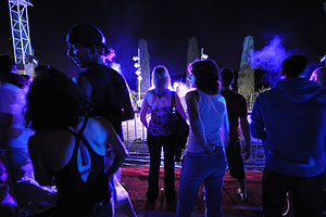 Public à la 3ème nuit électronique de Biot en 2009