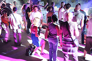 Public à la 3ème nuit électronique de Biot en 2009