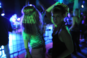 Public à la 3ème nuit électronique de Biot en 2009