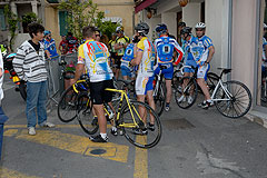 Course de cyclisme à Biot en mai 2008
