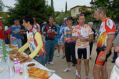 Course de cyclisme à Biot en mai 2008