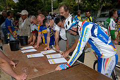 Course de cyclisme à Biot en mai 2008