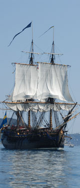 Le Gotheborg (3 mats suédois) devant le port de Nice
