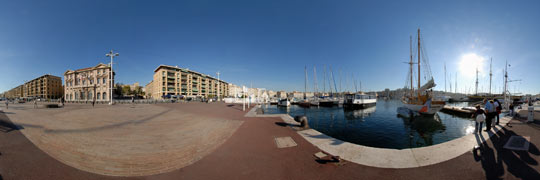 Le vieux port et la mairie de Marseille