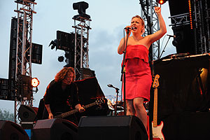 Belleruche pendant la 6ème édition du festival les Nuits Carrées dans l’Amphithéâtre du Fort Carré à Antibes le 29 juin 2012
